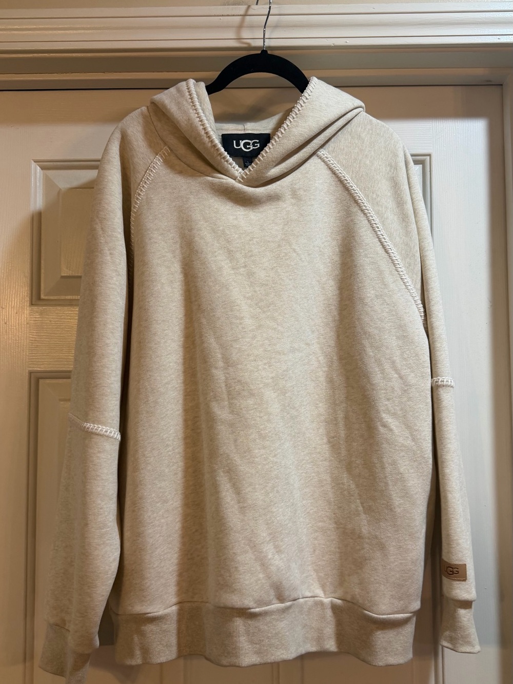 UGG Cream Hooded Sweatshirt with pockets #fall #cozy #comfy Size Large